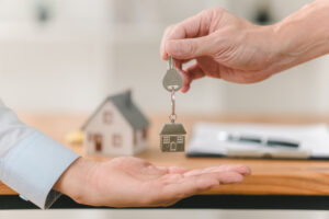 How to Transfer Property Titles During Divorce in Kansas and Missouri